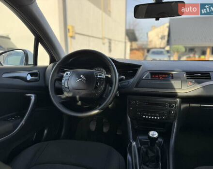 Белый Ситроен С5, объемом двигателя 1.6 л и пробегом 330 тыс. км за 4200 $, фото 8 на Automoto.ua