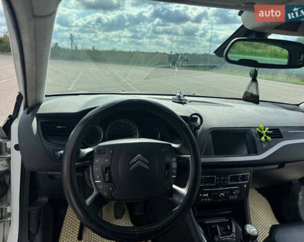Ситроен С5 2010 в Ровно на Automoto.ua Белый Ситроен С5, объемом двигателя 2 л и пробегом 351 тыс. км за 6450 $, фото 8 на Automoto.ua
