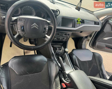Ситроен С5 2010 в Ровно на Automoto.ua Белый Ситроен С5, объемом двигателя 2 л и пробегом 351 тыс. км за 6450 $, фото 9 на Automoto.ua