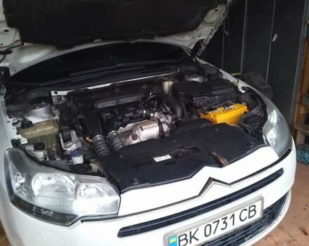 Білий Сітроен С5, об'ємом двигуна 1.6 л та пробігом 285 тис. км за 5800 $, фото 1 на Automoto.ua