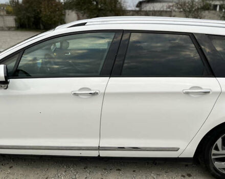 Белый Ситроен С5, объемом двигателя 2 л и пробегом 300 тыс. км за 5900 $, фото 7 на Automoto.ua