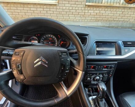 Сітроен С5 2010 у Кривому Розі на Automoto.ua Білий Сітроен С5, об'ємом двигуна 3 л та пробігом 345 тис. км за 7300 $, фото 10 на Automoto.ua