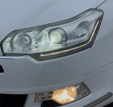 Білий Сітроен С5, об'ємом двигуна 2 л та пробігом 252 тис. км за 7150 $, фото 15 на Automoto.ua