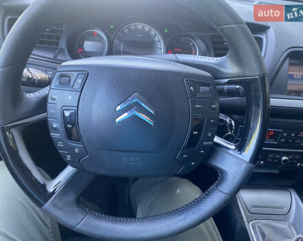 Ситроен С5 2011 в Львове на Automoto.ua Белый Ситроен С5, объемом двигателя 1.56 л и пробегом 285 тыс. км за 5750 $, фото 25 на Automoto.ua