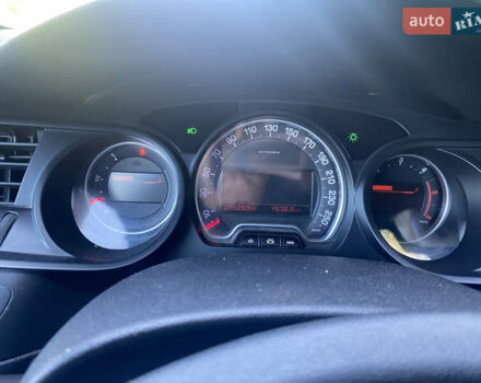 Ситроен С5 2011 в Львове на Automoto.ua Белый Ситроен С5, объемом двигателя 1.56 л и пробегом 285 тыс. км за 5750 $, фото 26 на Automoto.ua