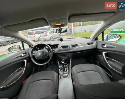 Белый Ситроен С5, объемом двигателя 1.56 л и пробегом 346 тыс. км за 6100 $, фото 5 на Automoto.ua