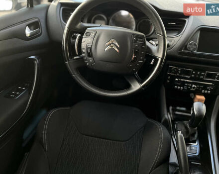 Сітроен С5 2013 у Чернігові на Automoto.ua Білий Сітроен С5, об'ємом двигуна 1.56 л та пробігом 243 тис. км за 7200 $, фото 6 на Automoto.ua
