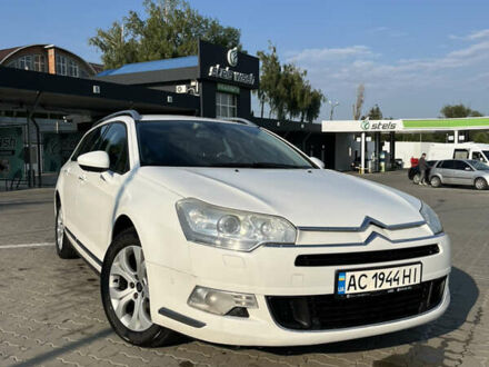 Ситроен С5 2010 в Черновцах на Automoto.ua Белый Ситроен С5, объемом двигателя 2 л и пробегом 307 тыс. км за 6000 $, фото 1 на Automoto.ua
