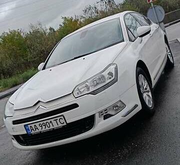 Ситроен С5 2011 в Киеве на Automoto.ua Белый Ситроен С5, объемом двигателя 2 л и пробегом 236 тыс. км за 6690 $, фото 1 на Automoto.ua