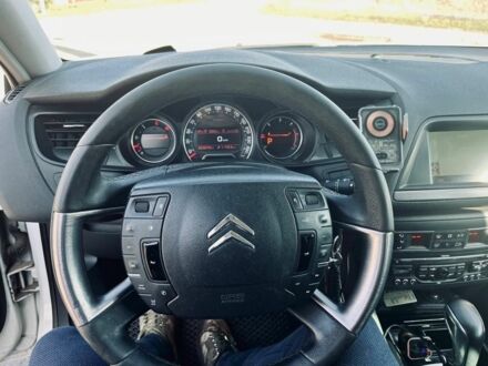 Сітроен С5 2011 у Борисполе на Automoto.ua Білий Сітроен С5, об'ємом двигуна 0 л та пробігом 263 тис. км за 7800 $, фото 1 на Automoto.ua