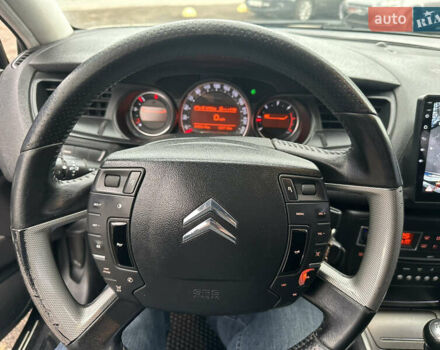 Бежевый Ситроен С5, объемом двигателя 2 л и пробегом 240 тыс. км за 4950 $, фото 17 на Automoto.ua