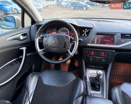 Бежевый Ситроен С5, объемом двигателя 2 л и пробегом 213 тыс. км за 5499 $, фото 21 на Automoto.ua