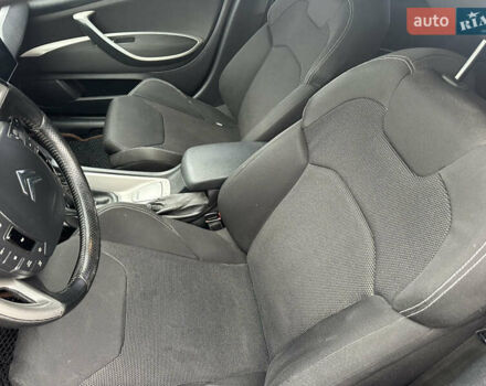 Бежевый Ситроен С5, объемом двигателя 2 л и пробегом 240 тыс. км за 4950 $, фото 13 на Automoto.ua