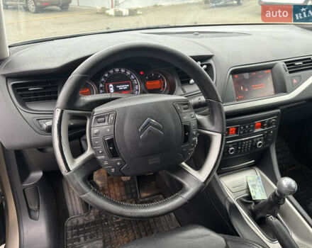 Бежевый Ситроен С5, объемом двигателя 2 л и пробегом 214 тыс. км за 5600 $, фото 20 на Automoto.ua