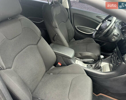 Бежевый Ситроен С5, объемом двигателя 2 л и пробегом 240 тыс. км за 4950 $, фото 9 на Automoto.ua