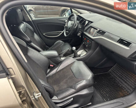 Бежевый Ситроен С5, объемом двигателя 2 л и пробегом 214 тыс. км за 5600 $, фото 14 на Automoto.ua