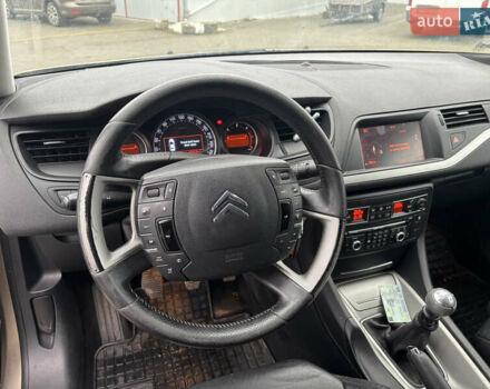 Бежевый Ситроен С5, объемом двигателя 2 л и пробегом 214 тыс. км за 5600 $, фото 21 на Automoto.ua