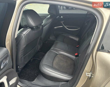 Бежевый Ситроен С5, объемом двигателя 2 л и пробегом 214 тыс. км за 5600 $, фото 12 на Automoto.ua