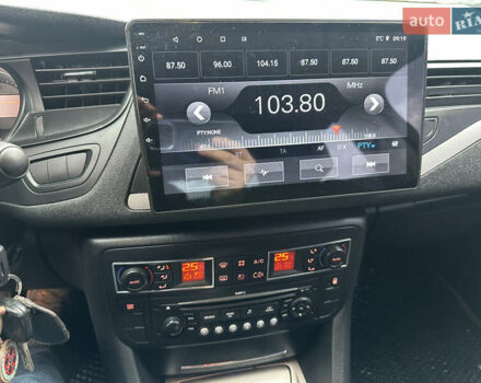 Бежевый Ситроен С5, объемом двигателя 2 л и пробегом 240 тыс. км за 4950 $, фото 15 на Automoto.ua