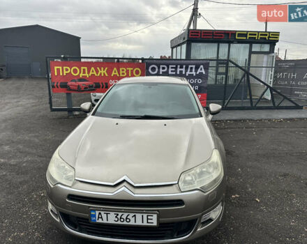 Бежевый Ситроен С5, объемом двигателя 2 л и пробегом 240 тыс. км за 4950 $, фото 2 на Automoto.ua