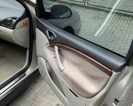 Бежевый Ситроен С5, объемом двигателя 2 л и пробегом 375 тыс. км за 3200 $, фото 11 на Automoto.ua