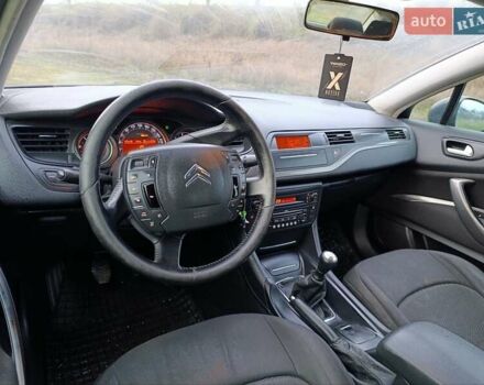 Черный Ситроен С5, объемом двигателя 1.56 л и пробегом 212 тыс. км за 4585 $, фото 7 на Automoto.ua