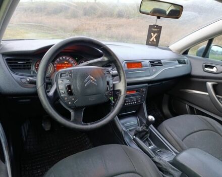 Чорний Сітроен С5, об'ємом двигуна 1.6 л та пробігом 210 тис. км за 3950 $, фото 7 на Automoto.ua