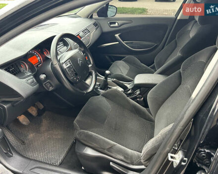 Чорний Сітроен С5, об'ємом двигуна 1.6 л та пробігом 228 тис. км за 6999 $, фото 11 на Automoto.ua