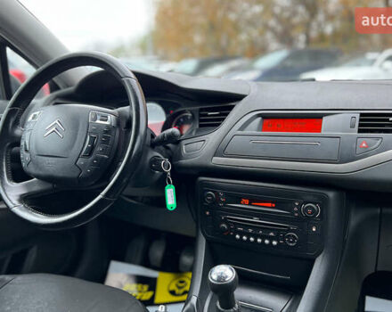 Черный Ситроен С5, объемом двигателя 1.6 л и пробегом 254 тыс. км за 5500 $, фото 16 на Automoto.ua