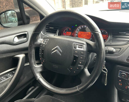 Чорний Сітроен С5, об'ємом двигуна 1.6 л та пробігом 228 тис. км за 6999 $, фото 21 на Automoto.ua