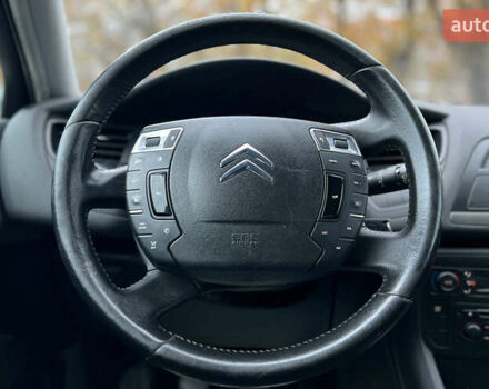 Черный Ситроен С5, объемом двигателя 1.6 л и пробегом 254 тыс. км за 5500 $, фото 7 на Automoto.ua