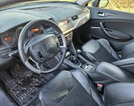 Черный Ситроен С5, объемом двигателя 2 л и пробегом 289 тыс. км за 2500 $, фото 12 на Automoto.ua