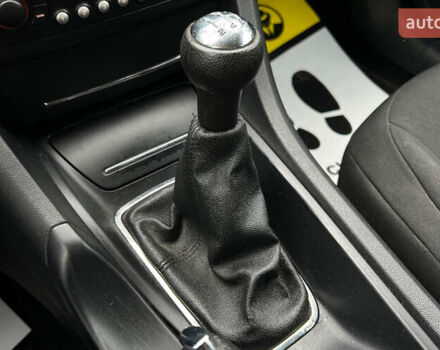 Черный Ситроен С5, объемом двигателя 1.6 л и пробегом 254 тыс. км за 5500 $, фото 14 на Automoto.ua