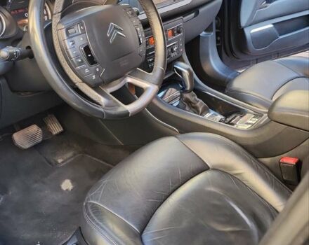 Чорний Сітроен С5, об'ємом двигуна 2.2 л та пробігом 224 тис. км за 11700 $, фото 2 на Automoto.ua