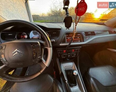 Чорний Сітроен С5, об'ємом двигуна 1.6 л та пробігом 248 тис. км за 7200 $, фото 18 на Automoto.ua