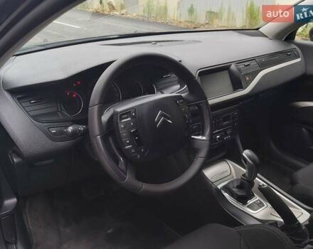 Черный Ситроен С5, объемом двигателя 1.6 л и пробегом 168 тыс. км за 6150 $, фото 31 на Automoto.ua