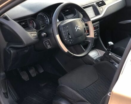 Коричневый Ситроен С5, объемом двигателя 2 л и пробегом 231 тыс. км за 6100 $, фото 13 на Automoto.ua