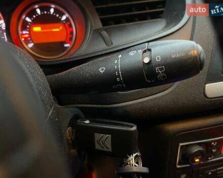 Красный Ситроен С5, объемом двигателя 2 л и пробегом 300 тыс. км за 5990 $, фото 19 на Automoto.ua