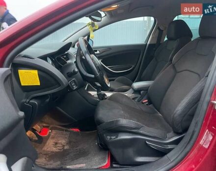 Красный Ситроен С5, объемом двигателя 2 л и пробегом 300 тыс. км за 5990 $, фото 8 на Automoto.ua