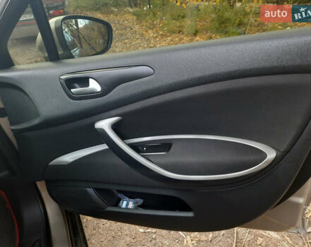 Ситроен С5, объемом двигателя 1.6 л и пробегом 270 тыс. км за 8200 $, фото 4 на Automoto.ua