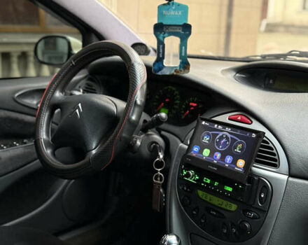 Желтый Ситроен С5, объемом двигателя 2 л и пробегом 360 тыс. км за 2850 $, фото 8 на Automoto.ua