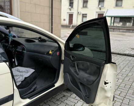 Желтый Ситроен С5, объемом двигателя 2 л и пробегом 360 тыс. км за 2850 $, фото 9 на Automoto.ua