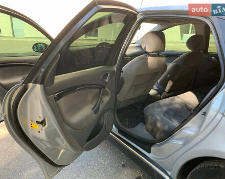 Серый Ситроен С5, объемом двигателя 2 л и пробегом 239 тыс. км за 3299 $, фото 8 на Automoto.ua