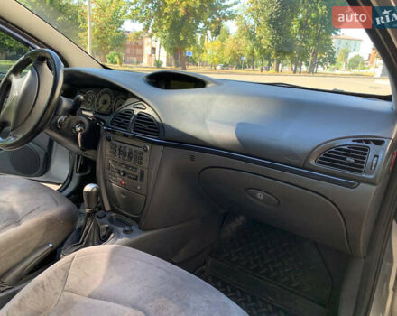 Серый Ситроен С5, объемом двигателя 2 л и пробегом 239 тыс. км за 3299 $, фото 12 на Automoto.ua