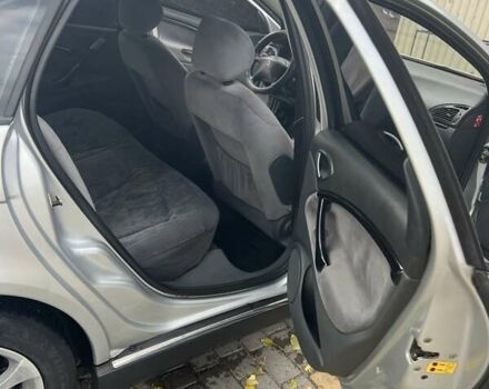 Сірий Сітроен С5, об'ємом двигуна 2 л та пробігом 326 тис. км за 3900 $, фото 7 на Automoto.ua