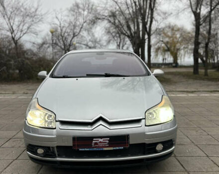 Серый Ситроен С5, объемом двигателя 2 л и пробегом 214 тыс. км за 3500 $, фото 1 на Automoto.ua