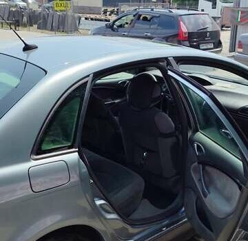 Серый Ситроен С5, объемом двигателя 2 л и пробегом 328 тыс. км за 4600 $, фото 7 на Automoto.ua