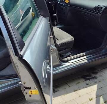 Серый Ситроен С5, объемом двигателя 2 л и пробегом 328 тыс. км за 4600 $, фото 6 на Automoto.ua