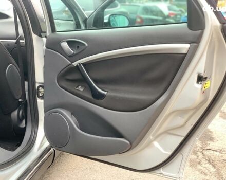 Серый Ситроен С5, объемом двигателя 2 л и пробегом 272 тыс. км за 5390 $, фото 16 на Automoto.ua