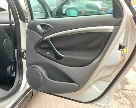 Серый Ситроен С5, объемом двигателя 2 л и пробегом 272 тыс. км за 5390 $, фото 16 на Automoto.ua